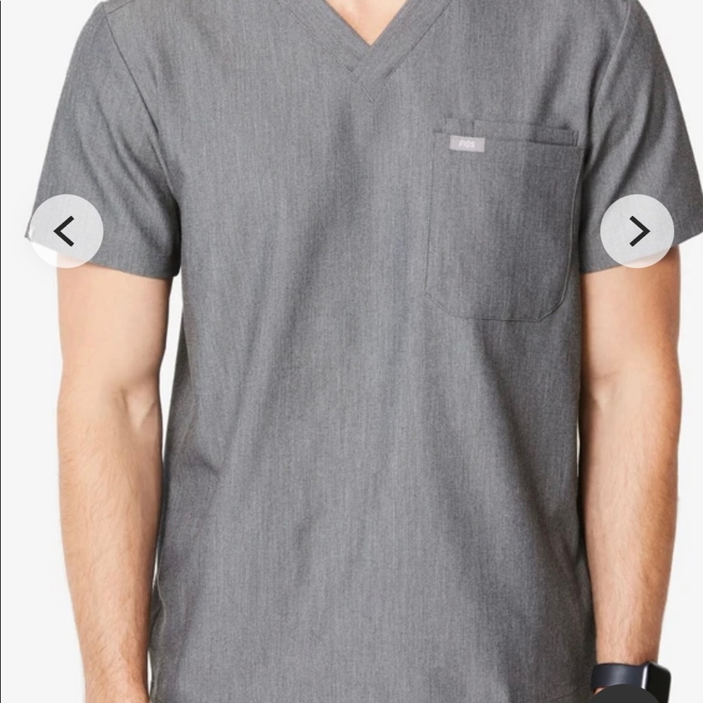 FIGS Men’s Leon Two Scrub Pocket Top. Large
